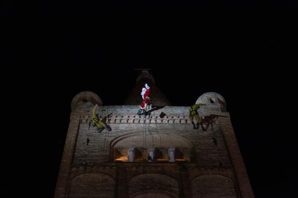Babbo Natale dall alto 2 - foto di Julia Upali