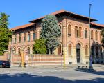 Scuola E. De Amicis, esterno