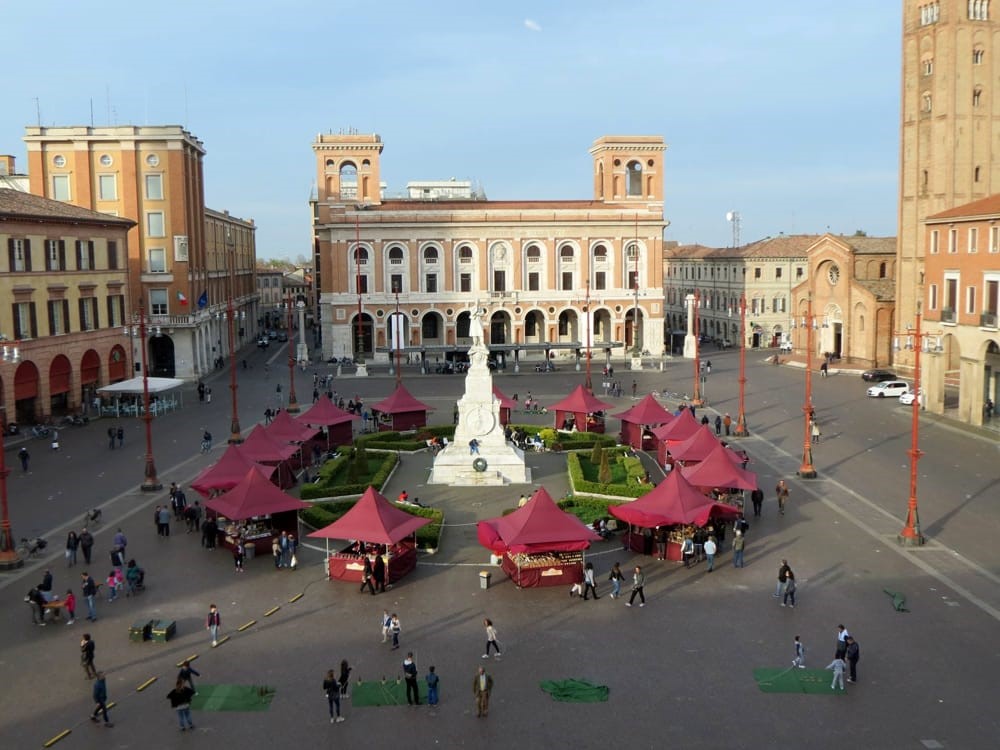 Mercatino Regionale Piemontese in Piazza Saffi