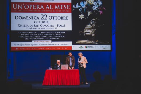 Un Opera al Mese - Fiasca di fiori alla Chiesa San Giacomo