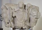 Scultore degli inizi del XIII secolo (Maestro dei Mesi di Ferrara?), Piliere (capitello - acquasantiera) con San Mercuriale