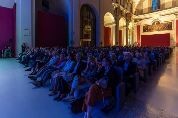 un opera al mese